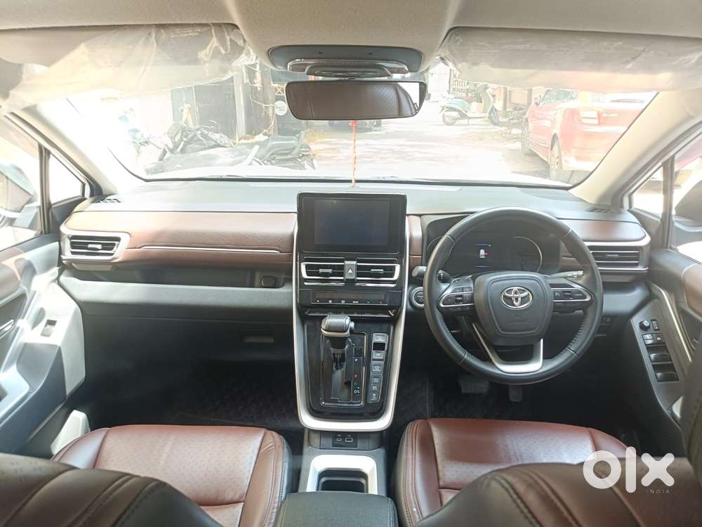 Toyota Innova Hycross 2.0 Vx Hybrid 8 Str, 2024