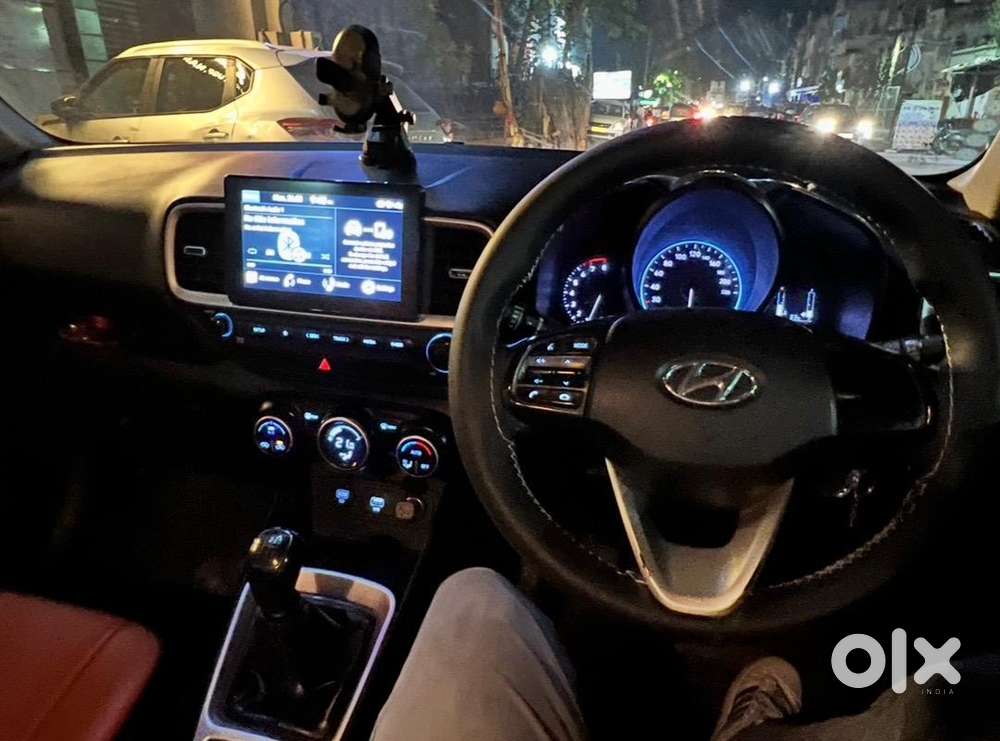 Hyundai Venue 2020 Petrol Well Maintained