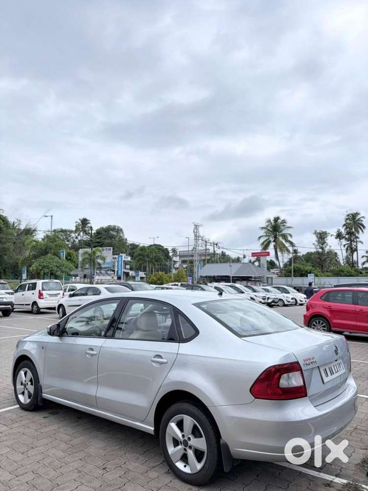 Skoda Rapid 1.6 Mpi Elegance, 2015, Petrol