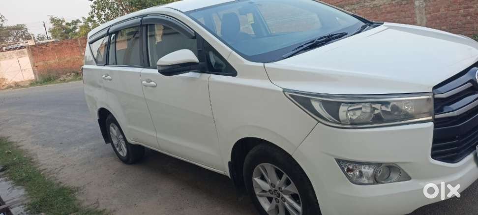 Toyota Innova Crysta 2.4 G Mt 8s, 2017, Diesel