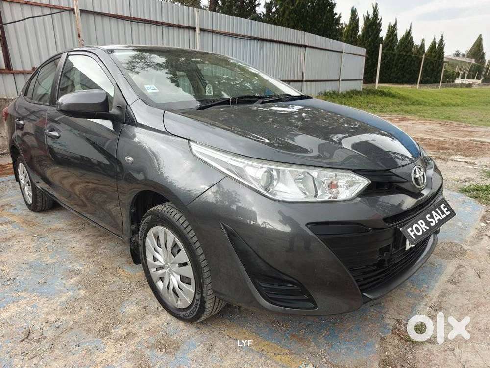 Toyota Yaris J Cvt, 2018, Petrol