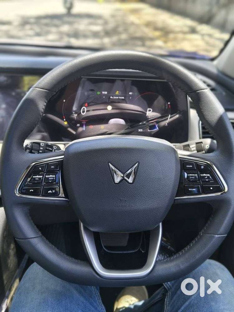 Mahindra Xuv700 2.0 Ax 7 Petrol At Luxury Pack Str, 2026, Petrol