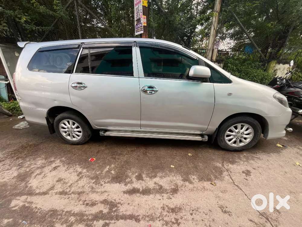 Innova 2010. 8 Seater