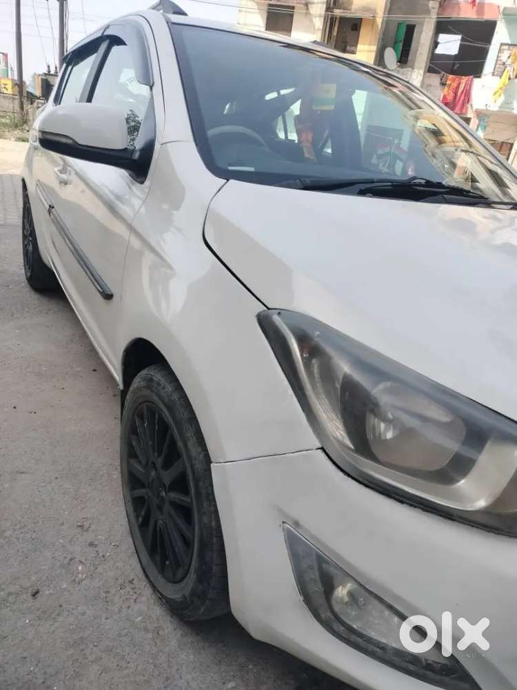 I-20 Sportz Top Model ,up 11 Sharanpur Transfer