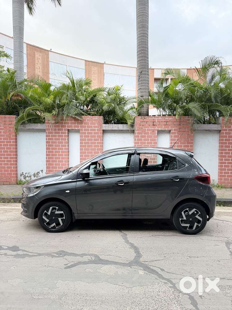 Tata Tiago 1.2 Revotron Xm Cng, 2025, Cng & Hybrids