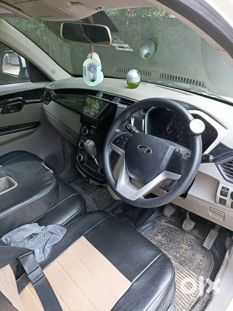 Mahindra Kuv 100 2016 मॉडल