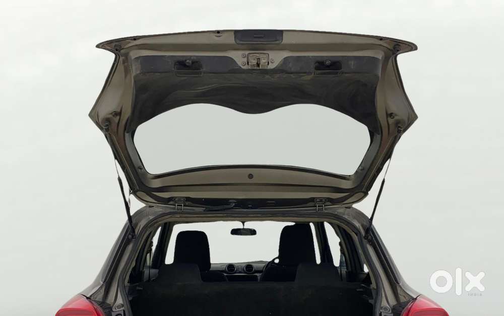 Maruti Suzuki Swift Vvt Vxi, 2022, Petrol