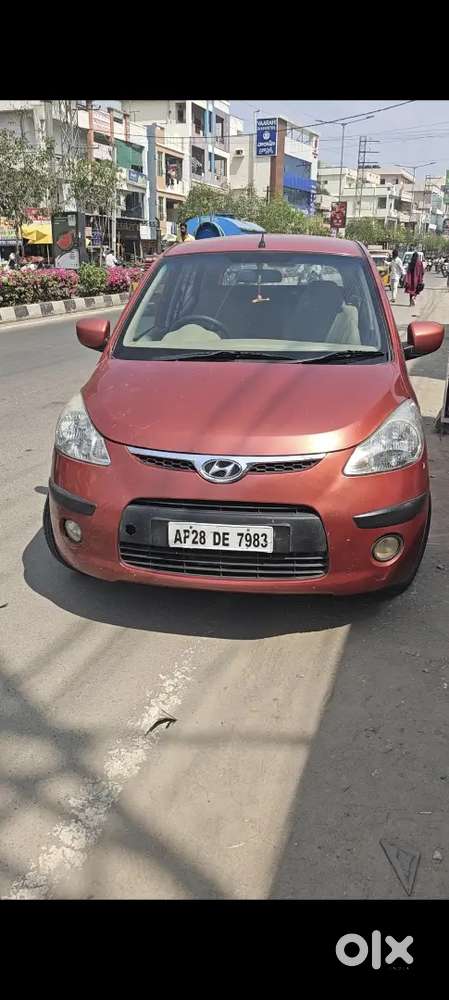I10  Automatic Red, Well-maintained Valid Till 2030