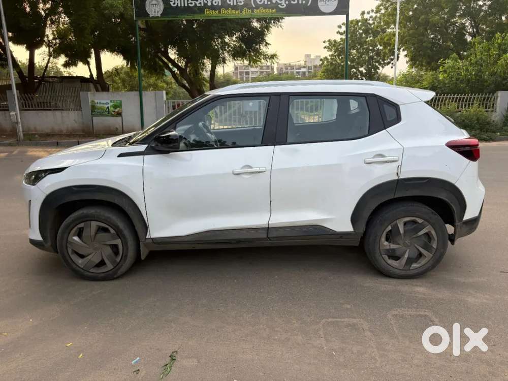 Nissan Magnite 1.0 Xv, 2022, Petrol