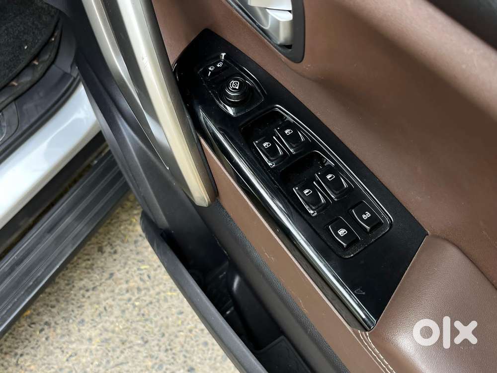 Mahindra Scorpio-n 2.0 Z8 L Petrol At 6 Str, 2023, Petrol