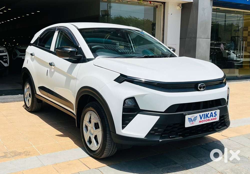 Tata Nexon Smart Plus1.2 Revotron Petrol 5 Mt, 2025, Petrol