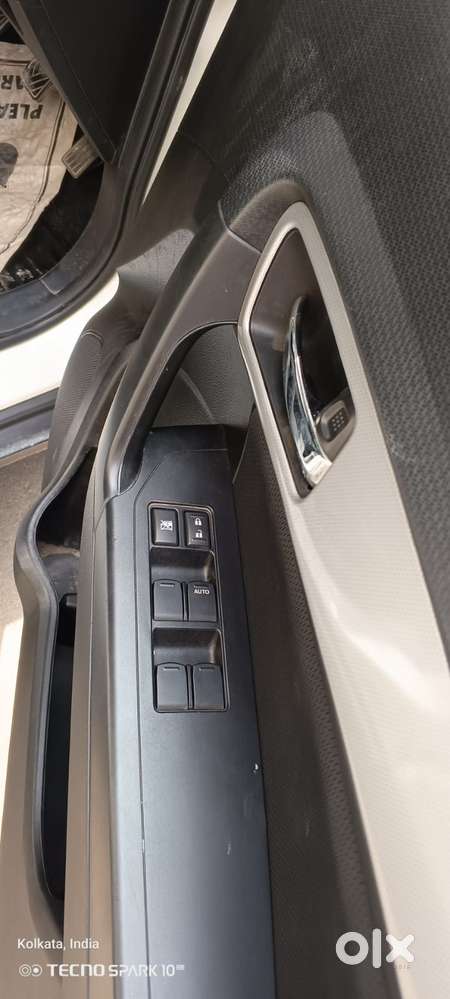 Maruti Suzuki Brezza 1.5 Zxi Smart Hybrid, 2020, Petrol