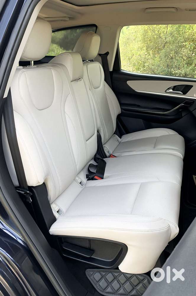 Mahindra Xuv700 2.2 Ax 7 Diesel At Str Awd, 2024, Diesel
