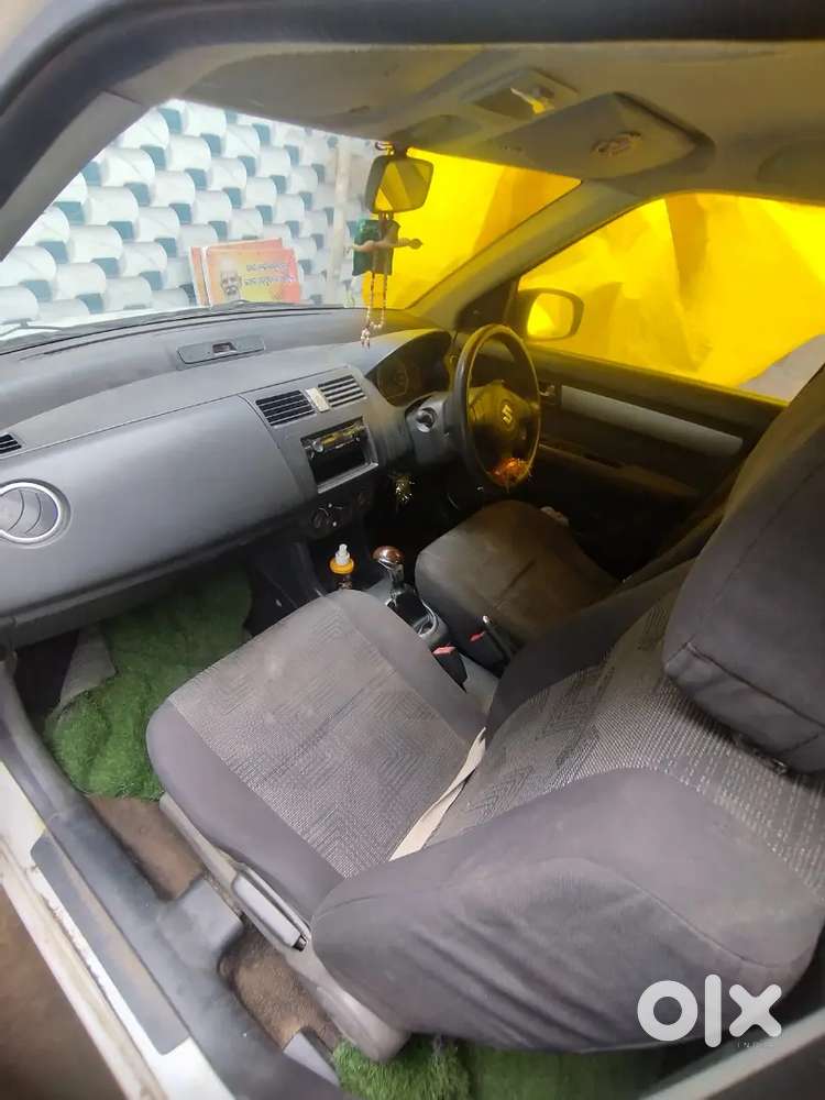 Maruti Suzuki Swift Ddis 2012
