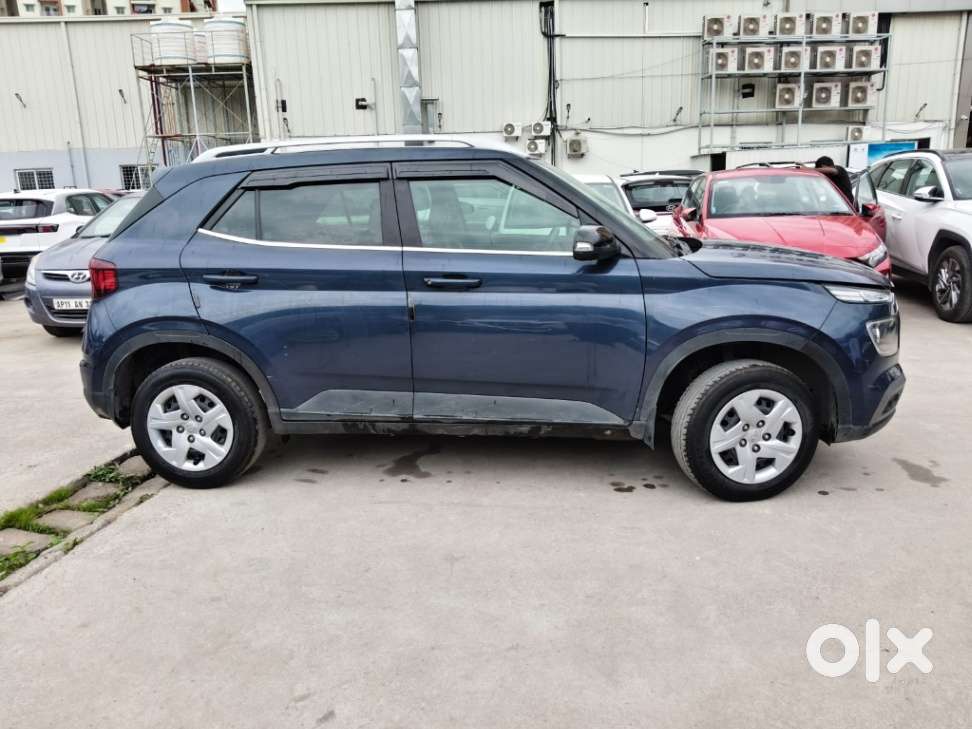 Hyundai Venue 1.2 S Plus, 2020, Petrol