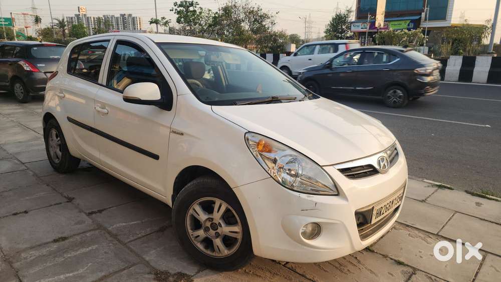 Hyundai I20 2009-2011 1.4 Asta (at), 2011, Petrol