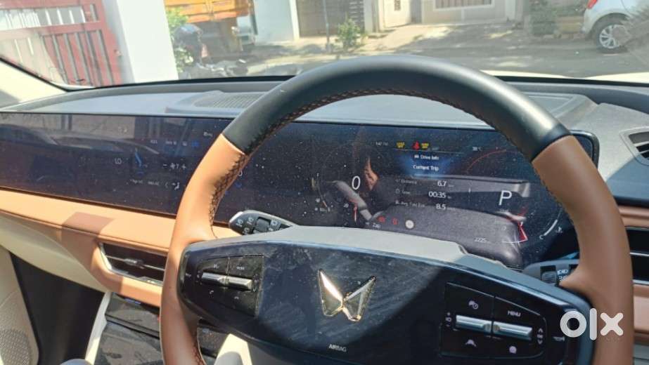 Mahindra Xuv700 2.2 Ax 7 Diesel At Str, 2025, Diesel