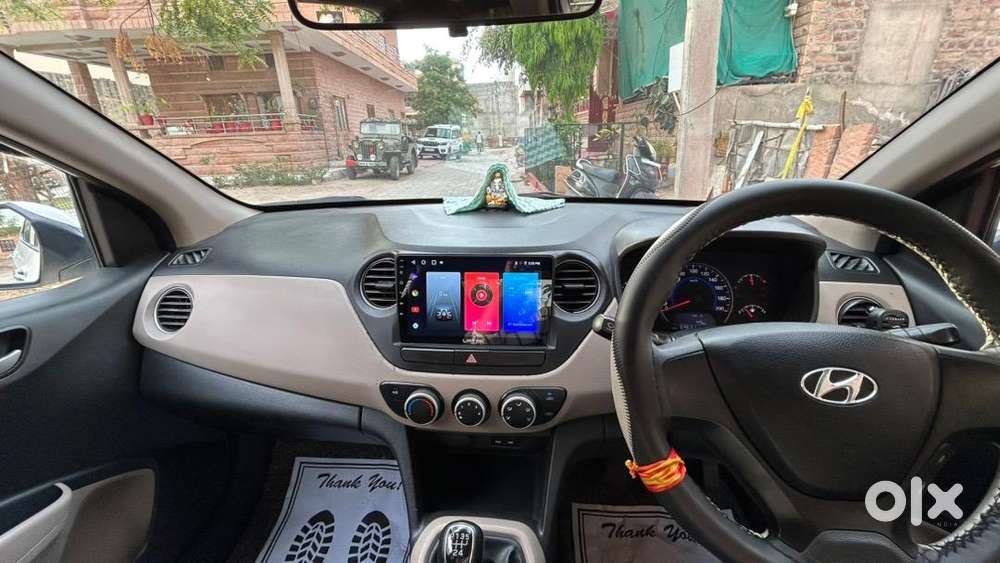 Hyundai Grand I10 Sportz  (push Button Start)