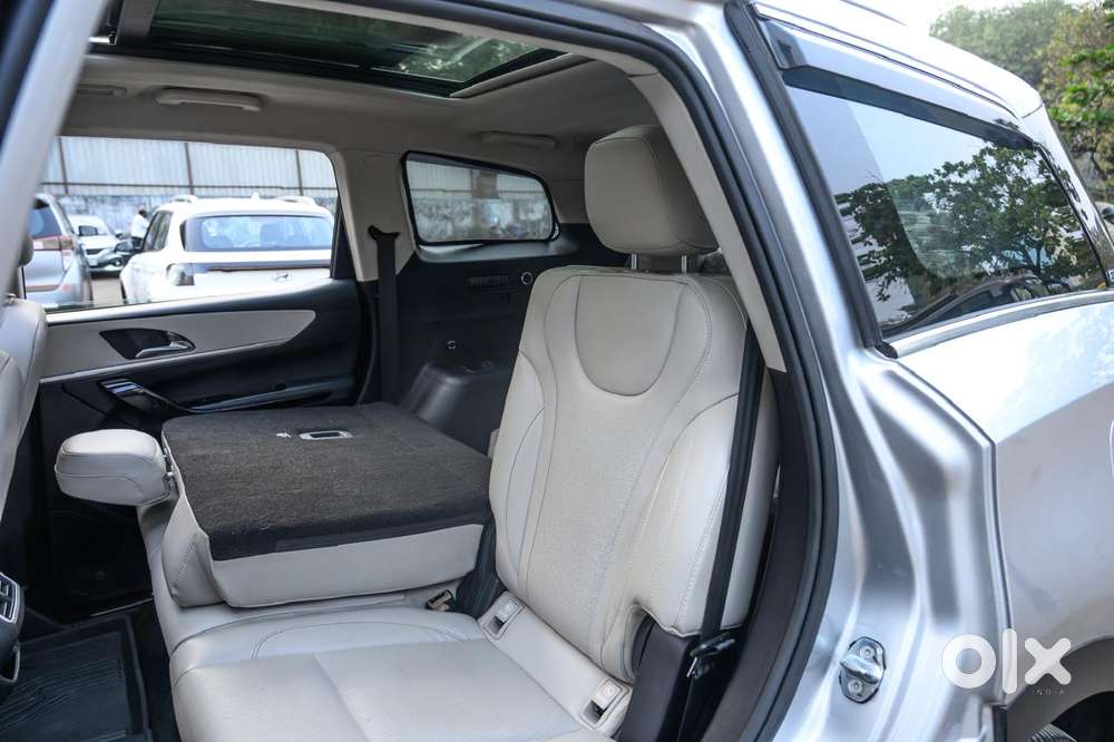 Mahindra Xuv700 2.2 Ax 7 Diesel At Luxury Pack Str Awd, 2022, Diesel