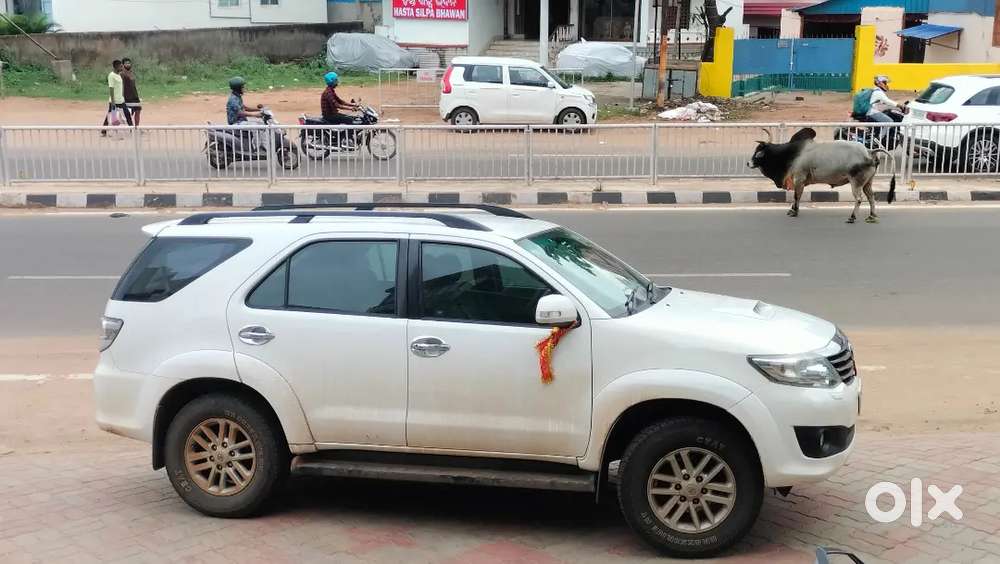 Toyota Fortuner 2014 Diesel 100000 Km Driven