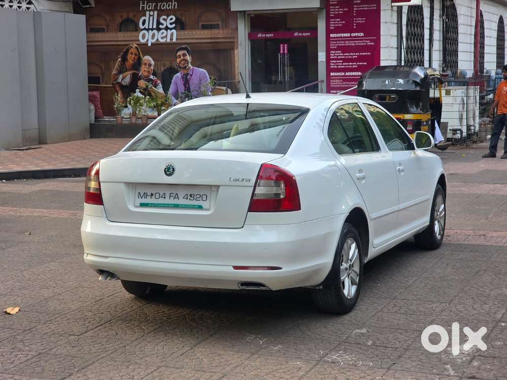 Skoda Laura Ambiente 2.0 Tdi Cr Manual, 2011, Diesel