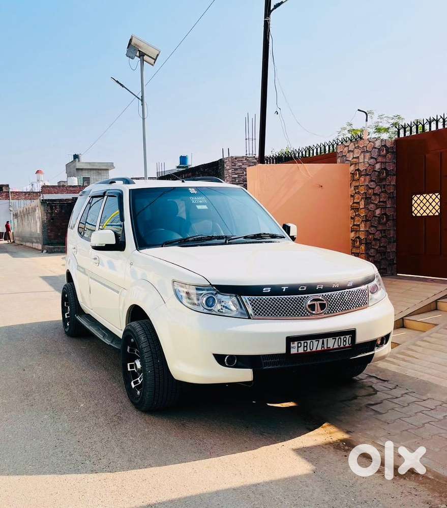 Tata Safari Storme 2014