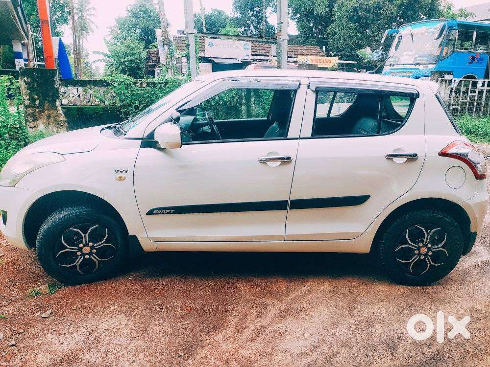 Maruti Suzuki Swift Lxi Option, 2012, Petrol