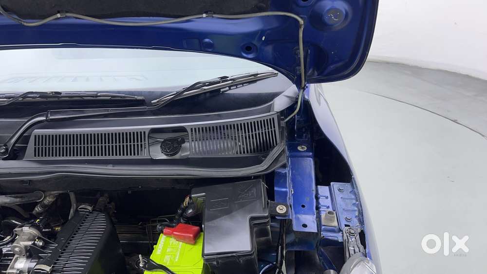 Renault Triber Rxz, 2022, Petrol