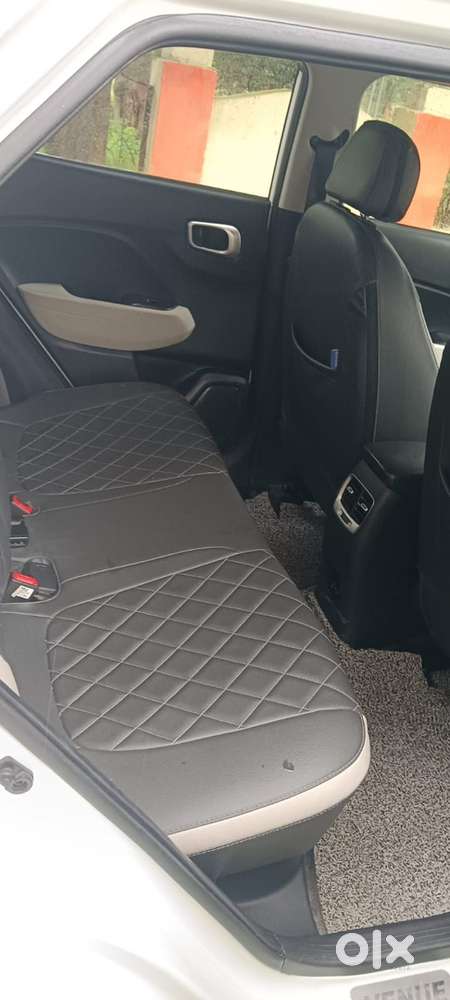 Hyundai Venue 2023 Petrol Well Maintained