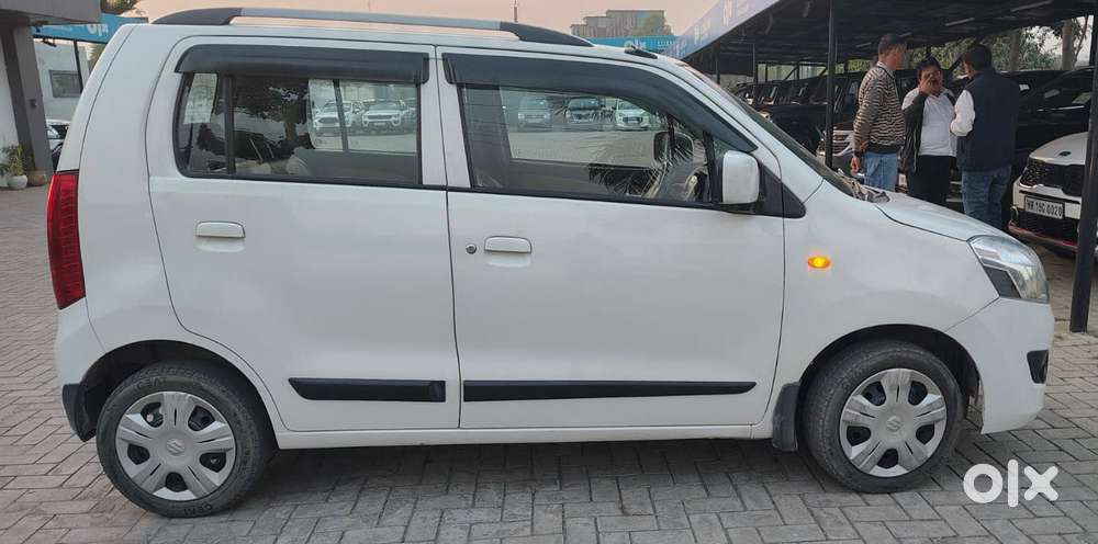 Maruti Suzuki Wagon R Vxi Amt1.2, 2018, Petrol