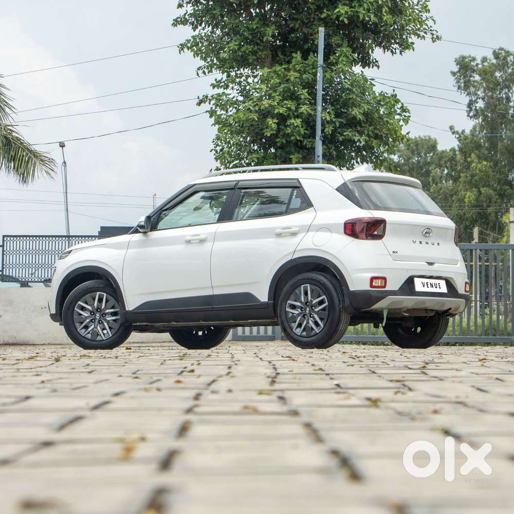 Hyundai Venue Sx Dual Tone Diesel, 2022, Diesel