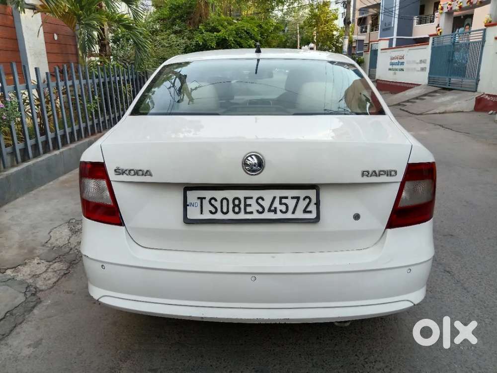 Skoda Rapid 1.5 Tdi Style/1.5 At Style, 2015, Diesel