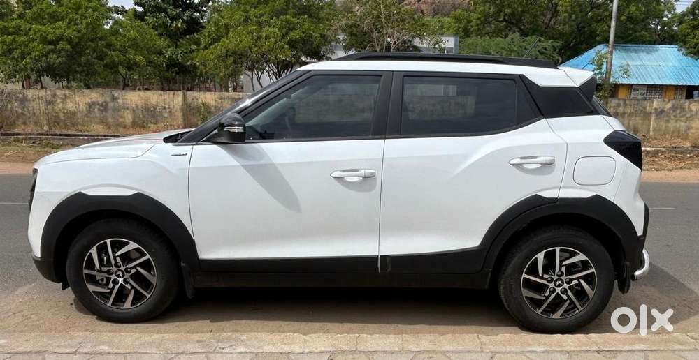 Mahindra Xuv 3xo Ax5 Pm At, 2026, Petrol
