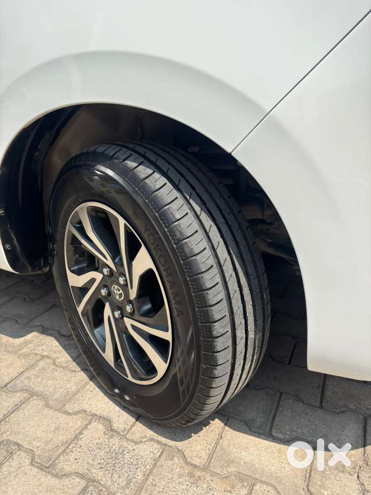 Toyota Innova Crysta [2020-ongoing] 2.4 Gx 7 Str, 2021