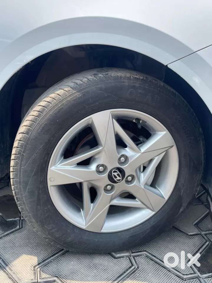 Hyundai Verna 1.5 Sx (o) Vtvt Ivt, 2025, Petrol