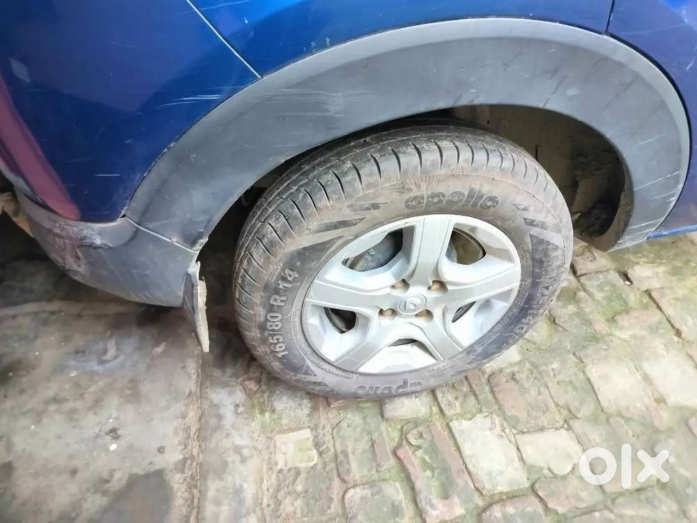 Renault  Triber 4 Naya New Battery Side Mirror Tuta Hua Hai Bus