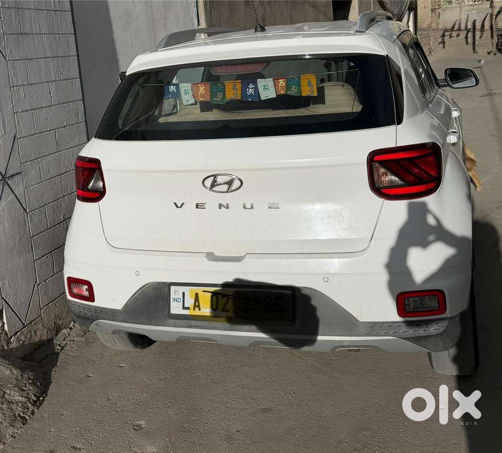 Hyundai Venue 2021 Petrol 40000 Km Driven