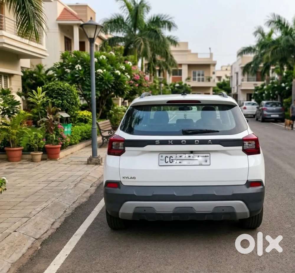 Skoda Kylaq Signature Petrol 2026
