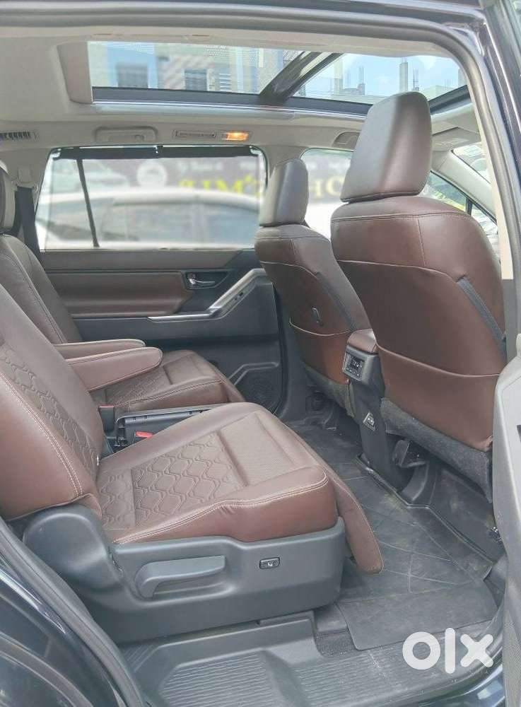 Toyota Innova Hycross 2.0 Zx Hybrid 7 Str, 2023, Petrol