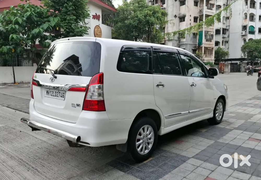 Toyota Inova Singal Owner 8 Sitar,2014 Top Modal Milk White Caler,km 1