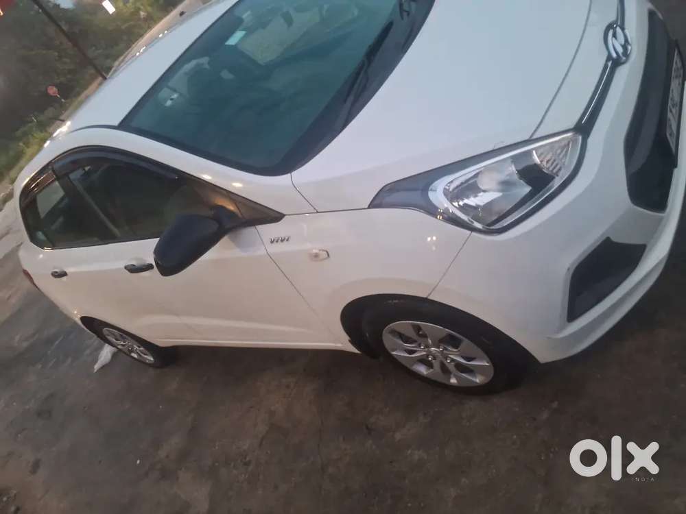 Hyundai Xcent Petrol 2015