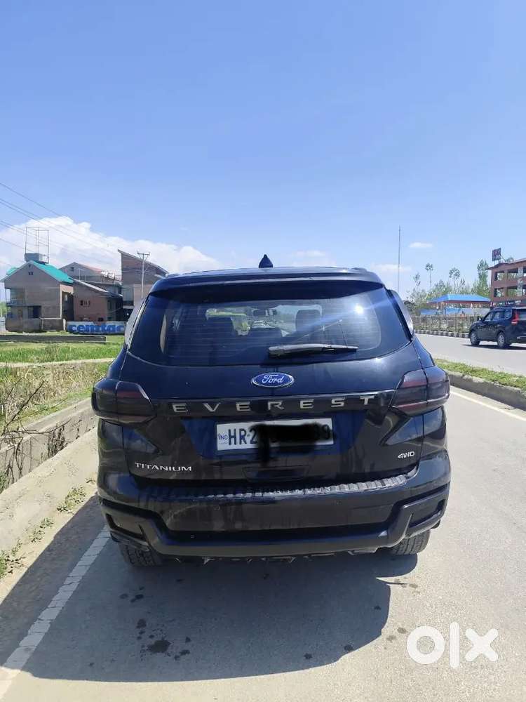 Ford Endeavour 2016 Diesel 140915 Km Driven