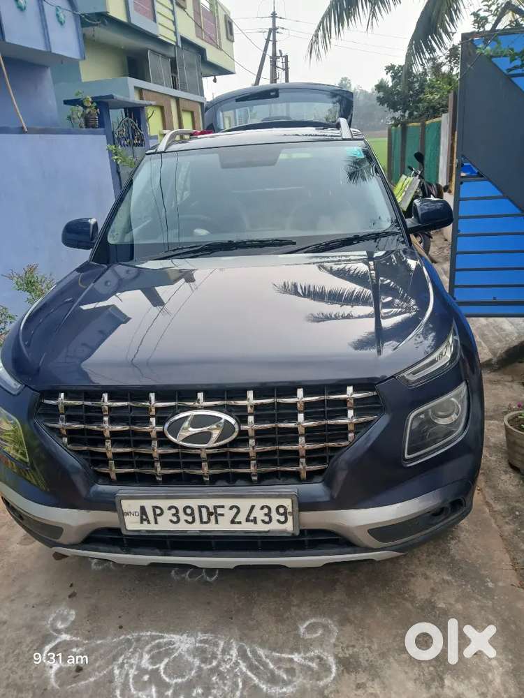 Hyundai Venue 2019 Petrol Well Maintained