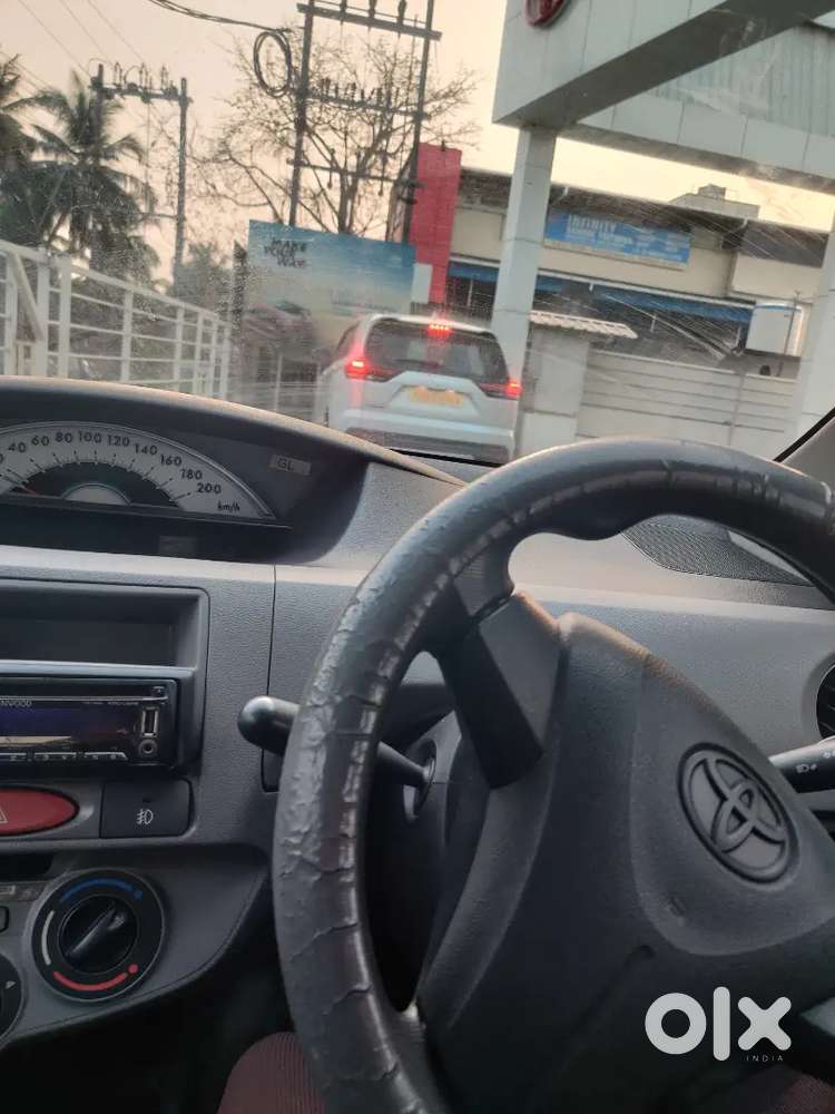 Toyota Etios Vx 2011. Sliver Colour G Option