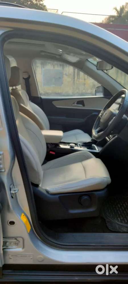 Mahindra Xuv700 2.2 Ax 7 Diesel At Str Awd, 2022, Diesel