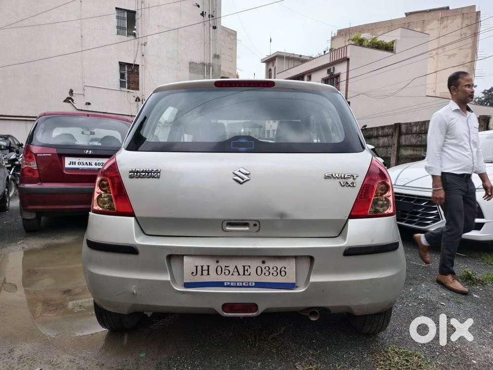 Maruti Suzuki Swift Lxi Bsiv, 2010, Petrol