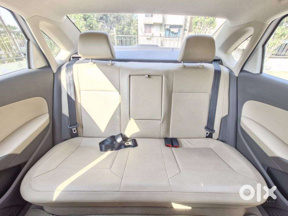 Volkswagen Vento 1.2 Tsi Highline At, 2016, Petrol