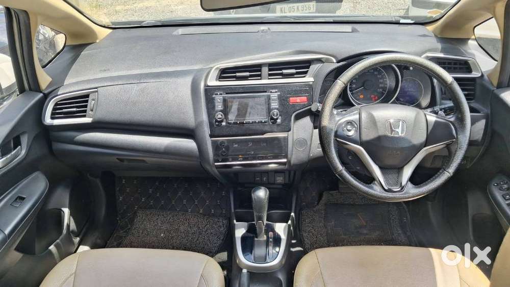 Honda Jazz V Automatic, 2016, Petrol