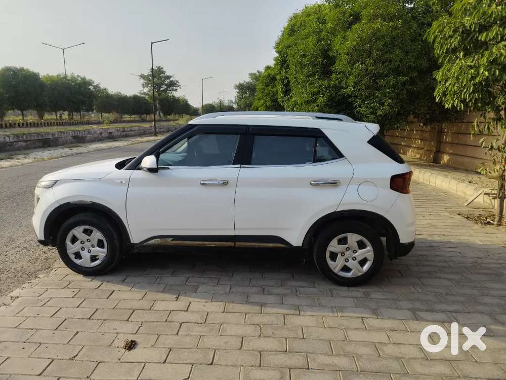 Hyundai Venue 2021 Cng & Hybrids 56000 Km Driven