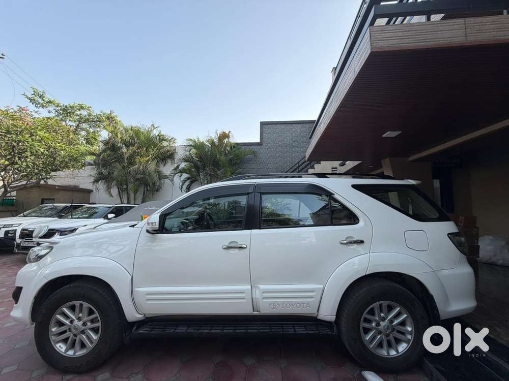 Toyota Fortuner 2014 Diesel 350000 Km Driven